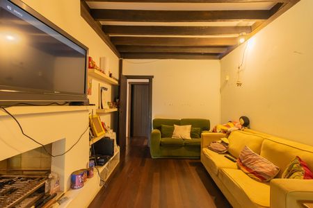Casa de condomínio para alugar com 2200m², 4 quartos e 2 vagas Casa de condomínio para alugar com 2200m², 4 quartos e 2 vagasSala