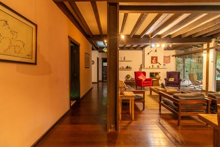 Casa de condomínio para alugar com 2200m², 4 quartos e 2 vagas Casa de condomínio para alugar com 2200m², 4 quartos e 2 vagasSala