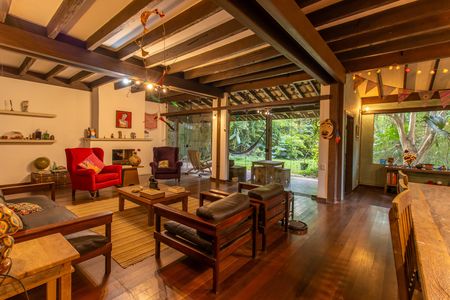 Casa de condomínio para alugar com 2200m², 4 quartos e 2 vagas Casa de condomínio para alugar com 2200m², 4 quartos e 2 vagasSala