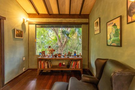 Casa de condomínio para alugar com 2200m², 4 quartos e 2 vagas Casa de condomínio para alugar com 2200m², 4 quartos e 2 vagasSala
