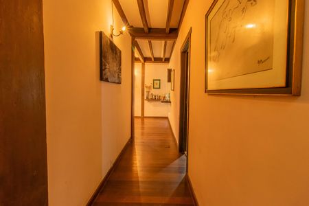Casa de condomínio para alugar com 2200m², 4 quartos e 2 vagas Casa de condomínio para alugar com 2200m², 4 quartos e 2 vagasCorredor