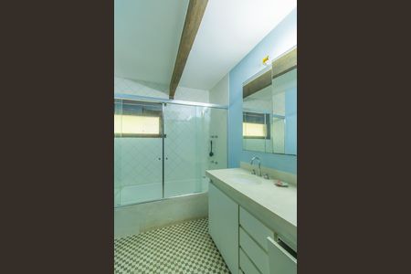 Casa de condomínio para alugar com 2200m², 4 quartos e 2 vagas Casa de condomínio para alugar com 2200m², 4 quartos e 2 vagasBanheiro Social
