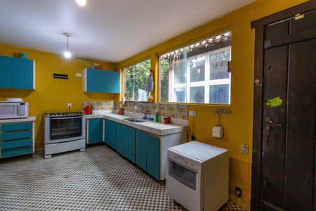 Casa de condomínio para alugar com 2200m², 4 quartos e 2 vagas Casa de condomínio para alugar com 2200m², 4 quartos e 2 vagasCozinha