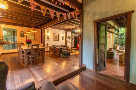 Casa de condomínio para alugar com 2200m², 4 quartos e 2 vagas Casa de condomínio para alugar com 2200m², 4 quartos e 2 vagasSala