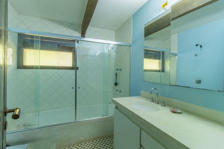 Casa de condomínio para alugar com 2200m², 4 quartos e 2 vagas Casa de condomínio para alugar com 2200m², 4 quartos e 2 vagasBanheiro Social