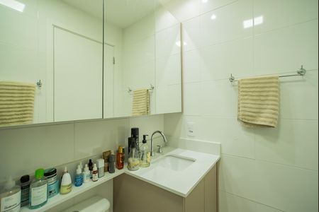 Apartamento à venda com 29m², 1 quarto e sem vaga Apartamento à venda com 29m², 1 quarto e sem vagaBanheiro da Suíte