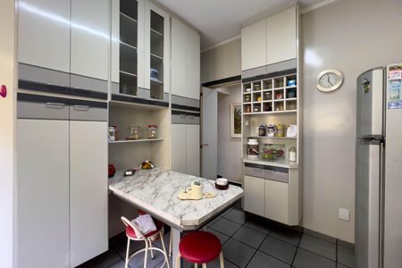 Casa à venda com 120m², 3 quartos e 2 vagas Casa à venda com 120m², 3 quartos e 2 vagasCozinha