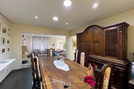Casa à venda com 120m², 3 quartos e 2 vagas Casa à venda com 120m², 3 quartos e 2 vagasSala