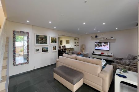 Casa à venda com 120m², 3 quartos e 2 vagas Casa à venda com 120m², 3 quartos e 2 vagasSala
