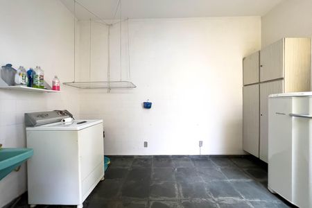Casa à venda com 120m², 3 quartos e 2 vagas Casa à venda com 120m², 3 quartos e 2 vagasÁrea de serviço