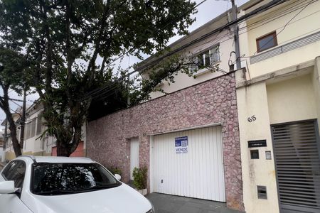 Casa à venda com 120m², 3 quartos e 2 vagas Casa à venda com 120m², 3 quartos e 2 vagasFachada