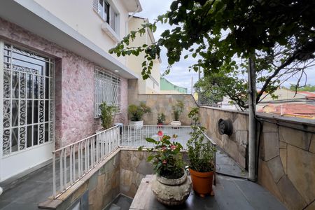 Casa à venda com 120m², 3 quartos e 2 vagas Casa à venda com 120m², 3 quartos e 2 vagasVaranda