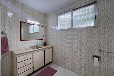 Casa à venda com 120m², 3 quartos e 2 vagas Casa à venda com 120m², 3 quartos e 2 vagasBanheiro
