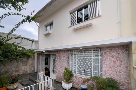 Casa à venda com 120m², 3 quartos e 2 vagas Casa à venda com 120m², 3 quartos e 2 vagasFachada