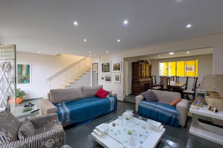 Casa à venda com 120m², 3 quartos e 2 vagas Casa à venda com 120m², 3 quartos e 2 vagasSala