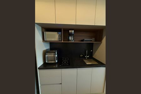 Cozinha de apartamento para alugar com 1 quarto, 27m² em Vila Olímpia, São Paulo