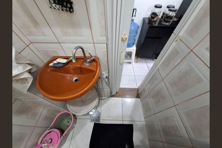 Banheiro  de apartamento à venda com 1 quarto, 26m² em Lapa, Rio de Janeiro
