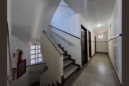 Apartamento à venda com 26m², 1 quarto e sem vaga Apartamento à venda com 26m², 1 quarto e sem vagaCorredor do prédio