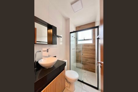 Banheiro de apartamento à venda com 2 quartos, 47m² em Parque da Figueira, Campinas