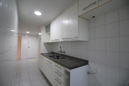 Apartamento à venda com 130m², 3 quartos e 2 vagasCozinha
