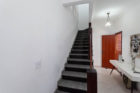 Casa à venda com 420m², 4 quartos e 6 vagasEscada