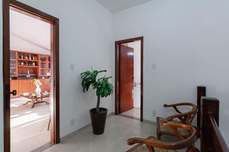 Casa à venda com 420m², 4 quartos e 6 vagasCorredor