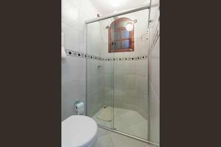 Casa à venda com 420m², 4 quartos e 6 vagasBanheiro social 1