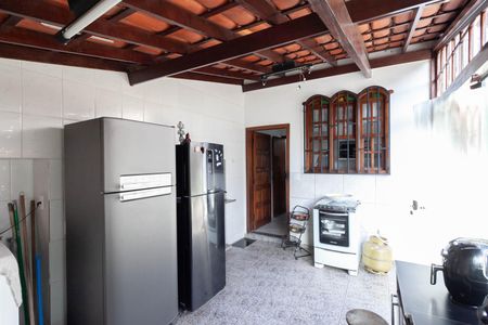 Casa à venda com 420m², 4 quartos e 6 vagasLavanderia