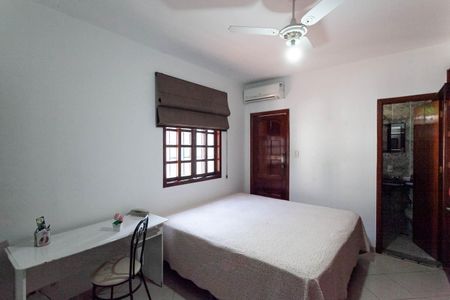 Casa à venda com 420m², 4 quartos e 6 vagasSuíte