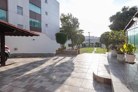 Casa à venda com 420m², 4 quartos e 6 vagasQuintal