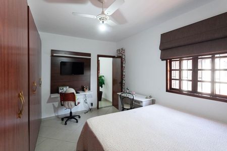 Casa à venda com 420m², 4 quartos e 6 vagasSuíte