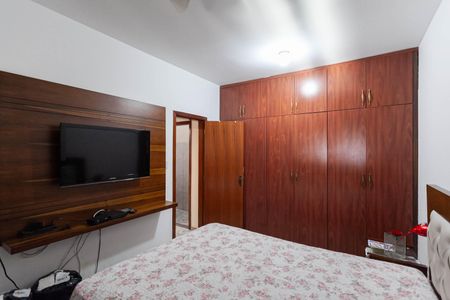 Casa à venda com 420m², 4 quartos e 6 vagasSemi suíte 1