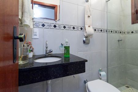 Casa à venda com 420m², 4 quartos e 6 vagasBanheiro social 1