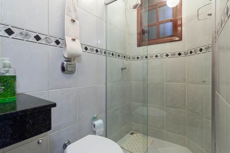 Casa à venda com 420m², 4 quartos e 6 vagasBanheiro social 1