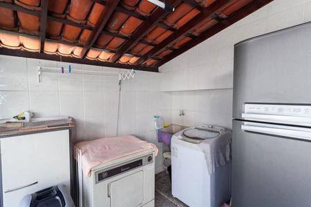 Casa à venda com 420m², 4 quartos e 6 vagasLavanderia