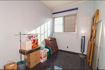 Apartamento à venda com 325m², 4 quartos e 3 vagas Apartamento à venda com 325m², 4 quartos e 3 vagasQuarto 1 - Área de Serviço