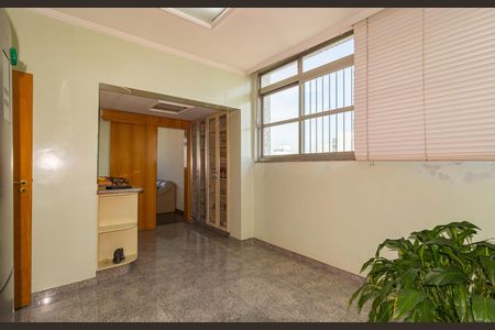 Apartamento à venda com 325m², 4 quartos e 3 vagas Apartamento à venda com 325m², 4 quartos e 3 vagasSala de Almoço