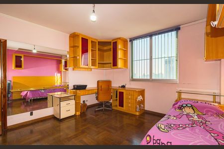 Apartamento à venda com 325m², 4 quartos e 3 vagas Apartamento à venda com 325m², 4 quartos e 3 vagasSuíte 1