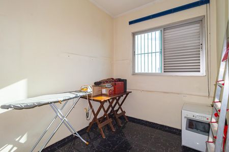 Apartamento à venda com 325m², 4 quartos e 3 vagas Apartamento à venda com 325m², 4 quartos e 3 vagasQuarto 2 - Área de Serviço