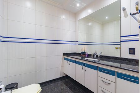 Apartamento à venda com 325m², 4 quartos e 3 vagas Apartamento à venda com 325m², 4 quartos e 3 vagasBanheiro - Suíte 1