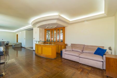 Apartamento à venda com 325m², 4 quartos e 3 vagas Apartamento à venda com 325m², 4 quartos e 3 vagasSala de Estar