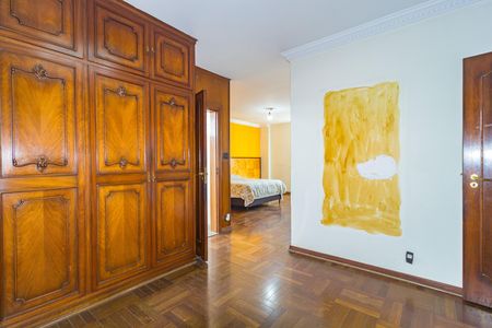 Apartamento à venda com 325m², 4 quartos e 3 vagas Apartamento à venda com 325m², 4 quartos e 3 vagasCloset - Suíte 3