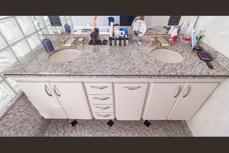 Apartamento à venda com 325m², 4 quartos e 3 vagas Apartamento à venda com 325m², 4 quartos e 3 vagas Banheiro - Suíte 3