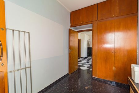 Apartamento à venda com 325m², 4 quartos e 3 vagas Apartamento à venda com 325m², 4 quartos e 3 vagasQuarto 1 - Área de Serviço