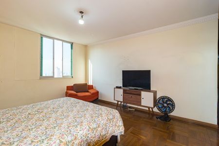 Apartamento à venda com 325m², 4 quartos e 3 vagas Apartamento à venda com 325m², 4 quartos e 3 vagasSuíte 3