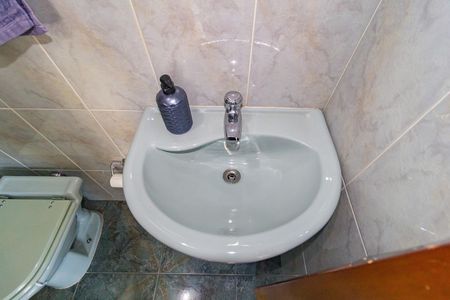 Apartamento à venda com 325m², 4 quartos e 3 vagas Apartamento à venda com 325m², 4 quartos e 3 vagasDetalhe Banheiro - Área de Serviço