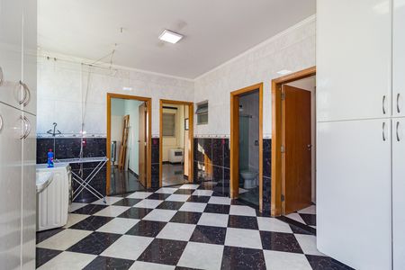 Apartamento à venda com 325m², 4 quartos e 3 vagas Apartamento à venda com 325m², 4 quartos e 3 vagasÁrea de Serviço