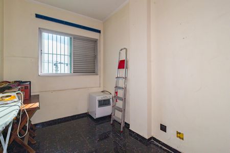 Apartamento à venda com 325m², 4 quartos e 3 vagas Apartamento à venda com 325m², 4 quartos e 3 vagasQuarto 2 - Área de Serviço
