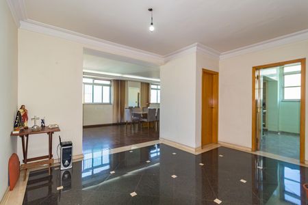 Apartamento à venda com 325m², 4 quartos e 3 vagas Apartamento à venda com 325m², 4 quartos e 3 vagasHall de entrada - Apto