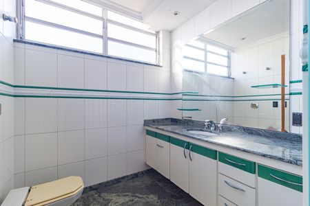 Apartamento à venda com 325m², 4 quartos e 3 vagas Apartamento à venda com 325m², 4 quartos e 3 vagasBanheiro - Suíte 2